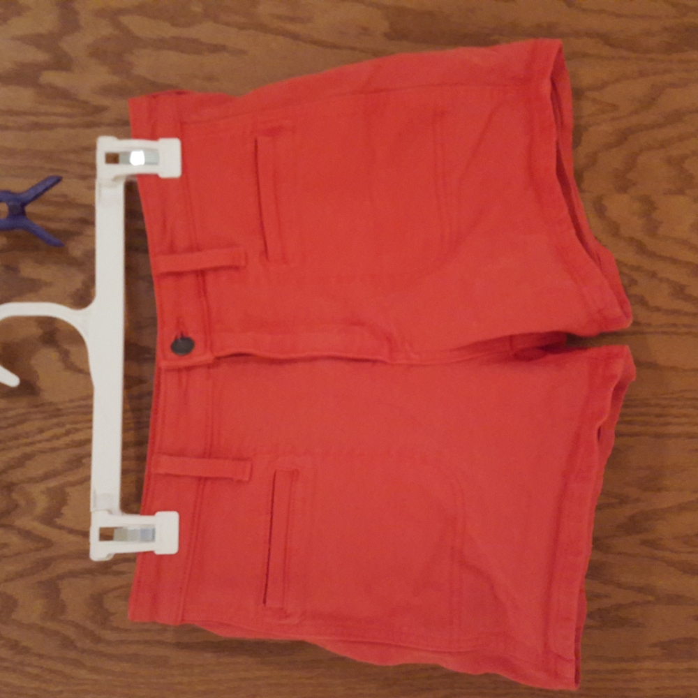 Universal Thread short, size 4 / 27, Red